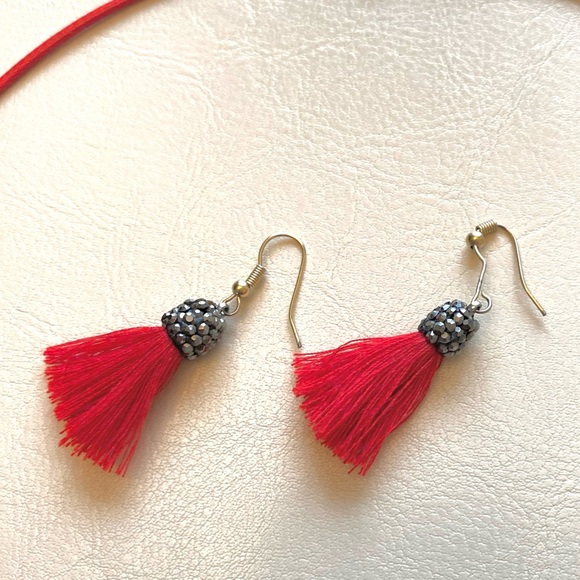 FREE WITH $40+ Purchase necklace and earrings set - Picture 7 of 10